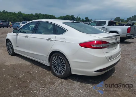 2017 Ford Fusion Hybrid Titanium z USA, uszkodzony, nr VIN 3FA6P0RU1HR203797